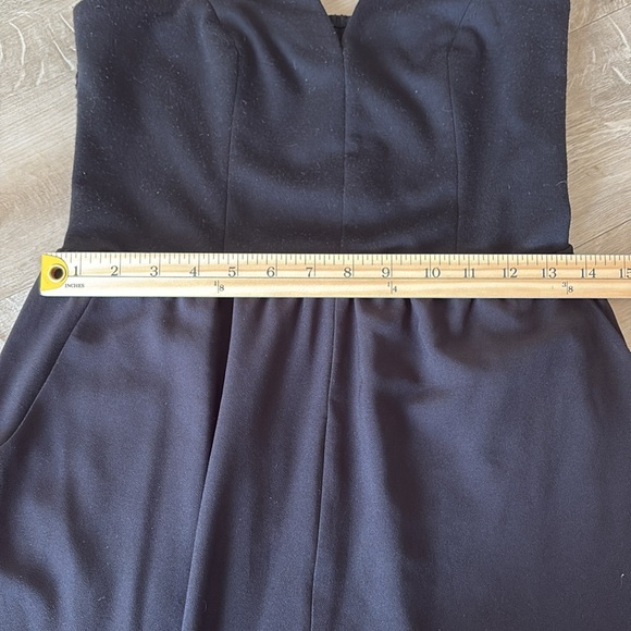 GUESS Black Jumpsuit Strapless Smoked Back Pockets Size Large - Picture 4 of 10